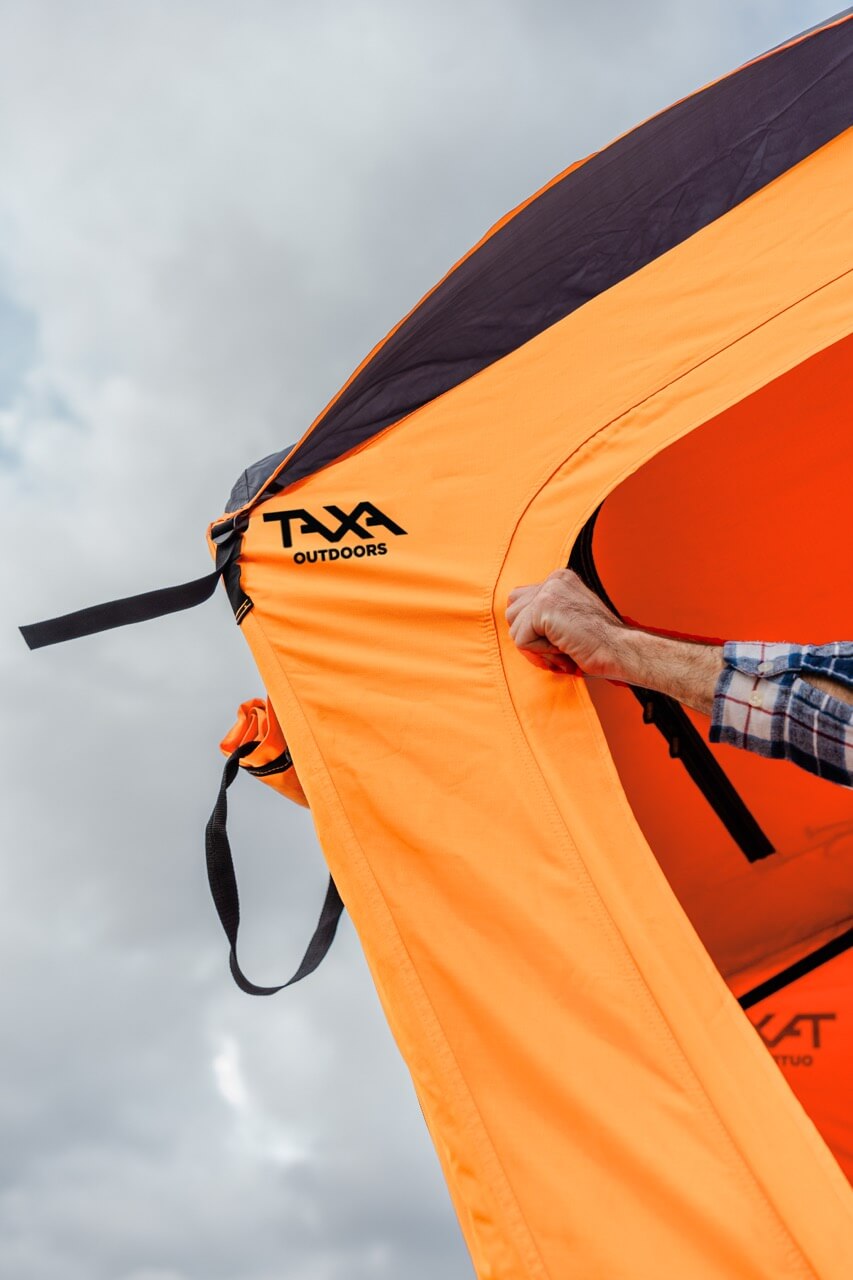 MoonMoth Clamshell Rooftop Tent