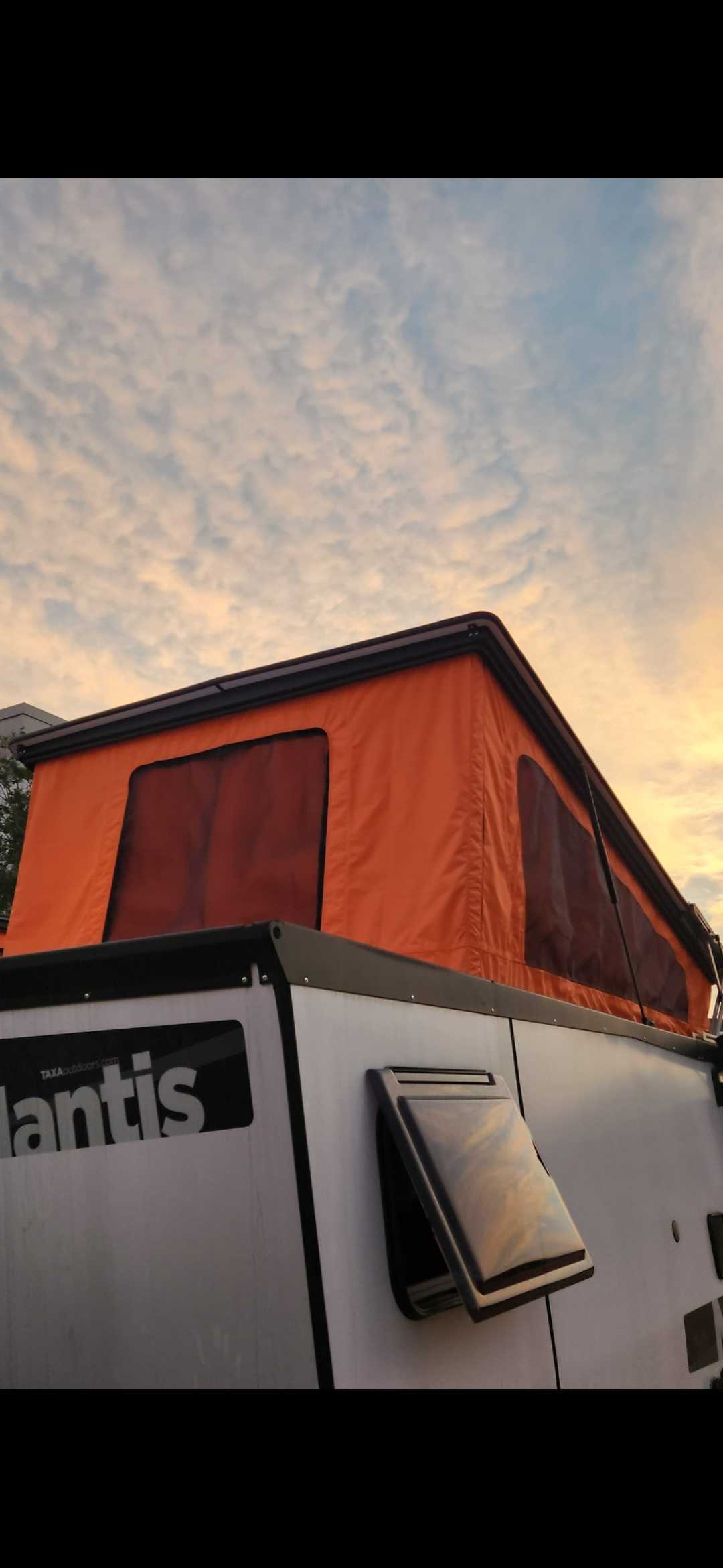 Tent Side for Mantis